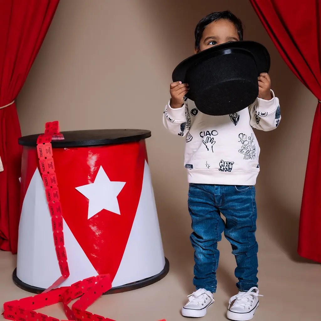 Trui hoodie Illias (aop white sketch)