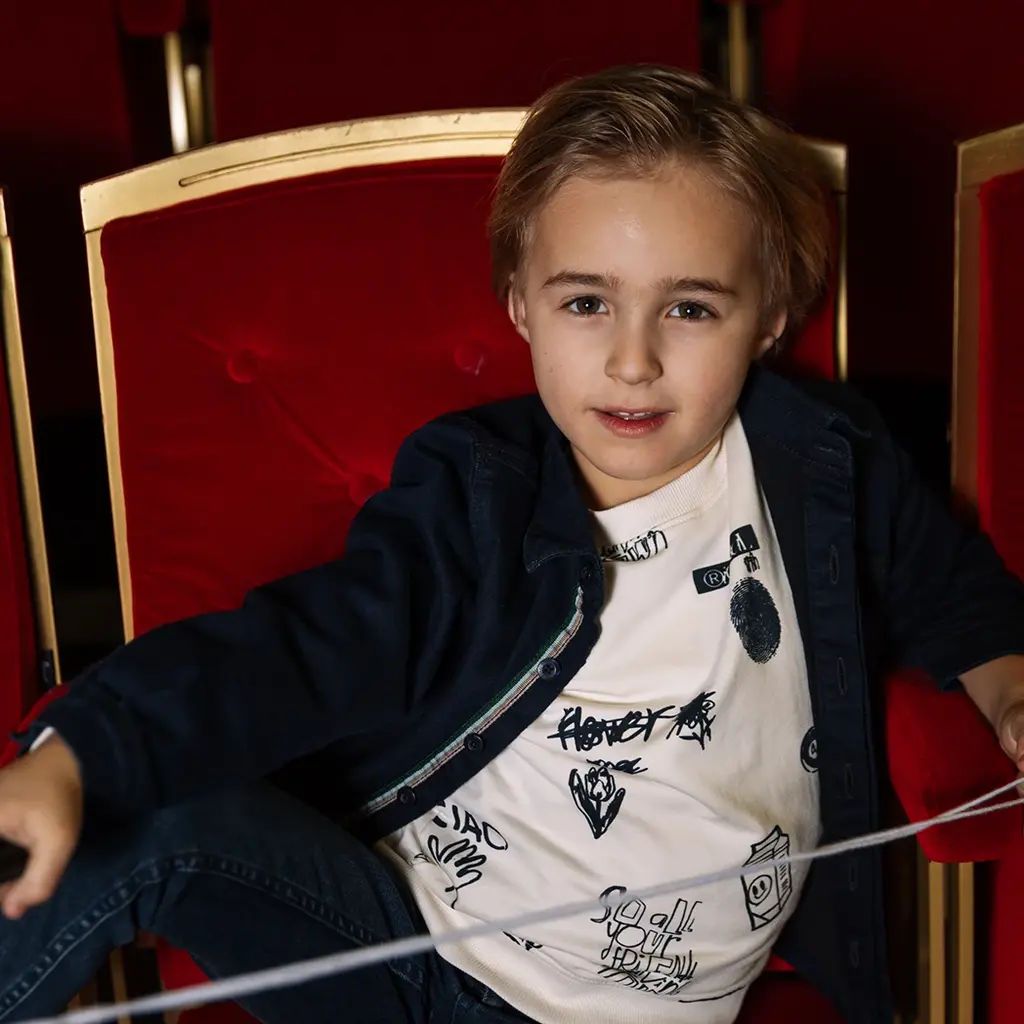 Trui Hagar (aop white sketch)