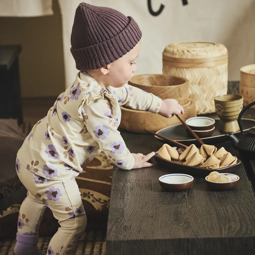 Gebreid mutsje Mayar (frosted plum)