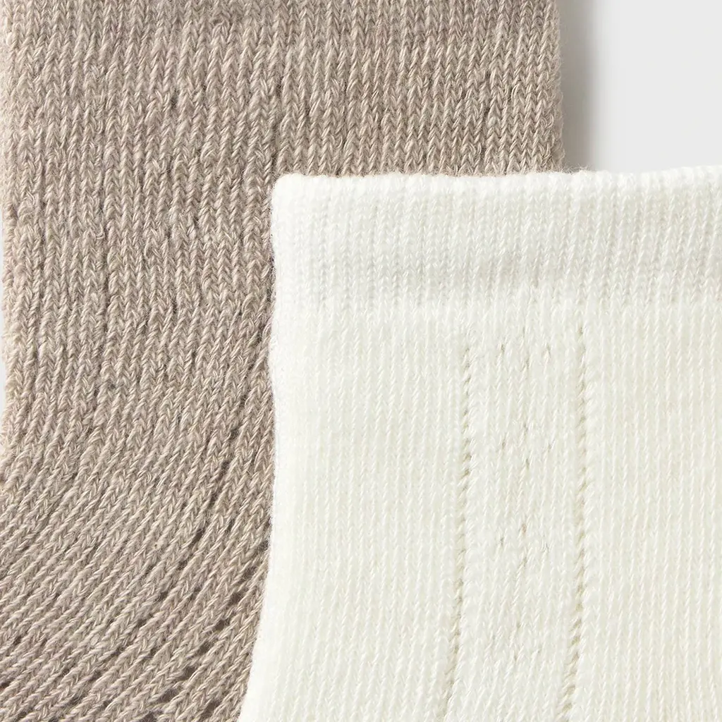 2 paar sokjes (light brown)