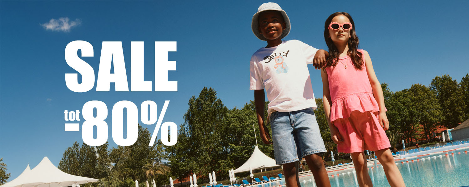 Meisjeskleding in de sale