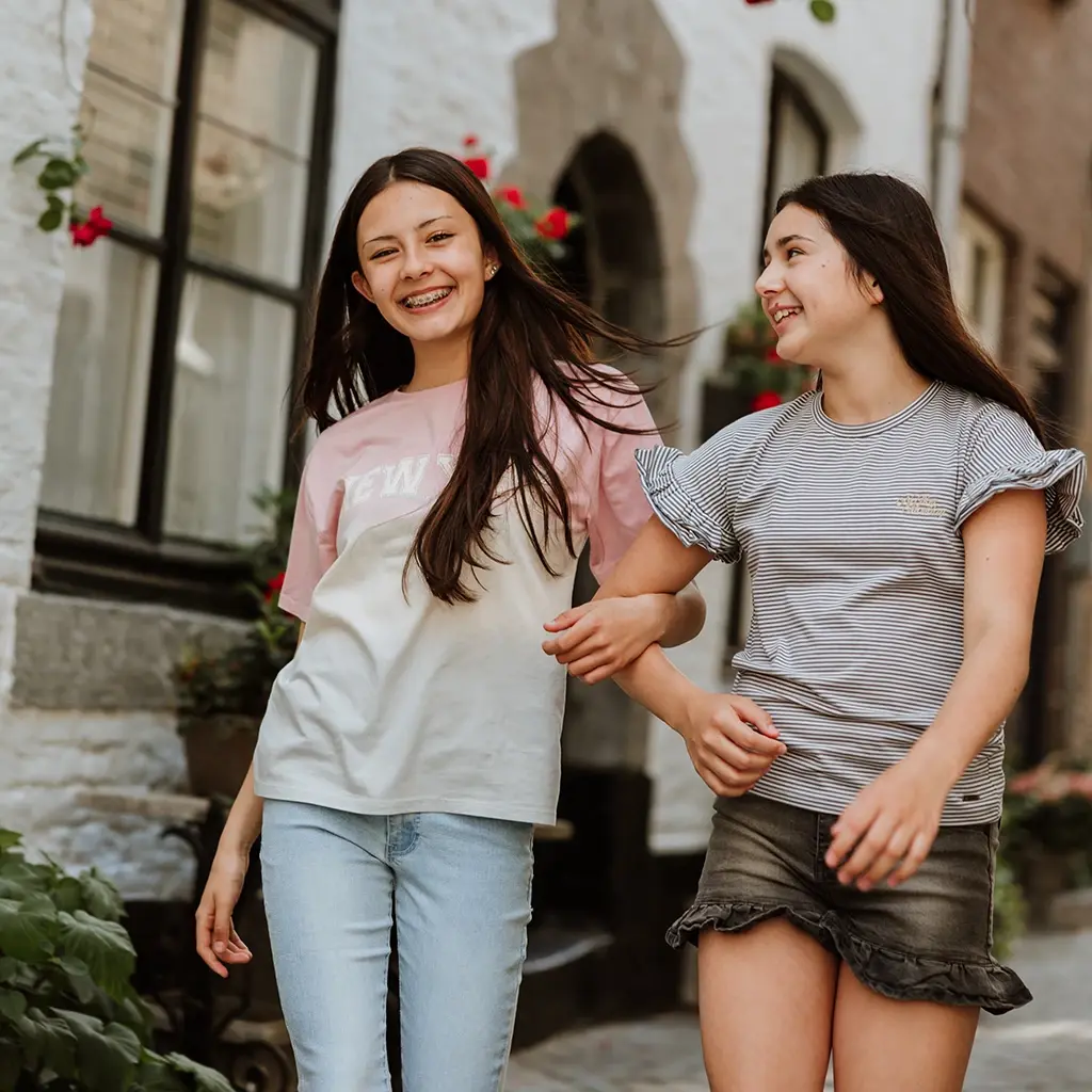 T-shirt (faded blue)