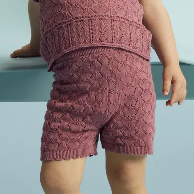 Gebreid kort broekje (mesa rose)