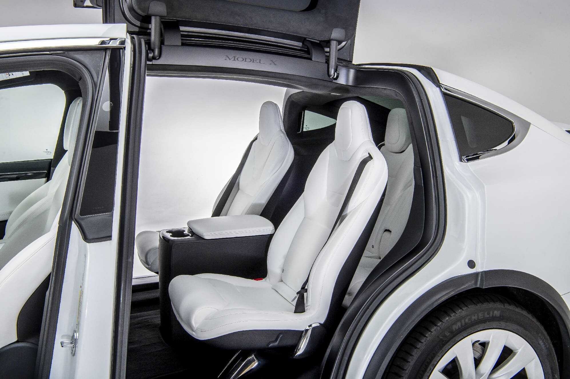 Tesla Volgauto 4/5 pers.