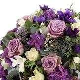 Blauw Paars Rouwbloemstuk