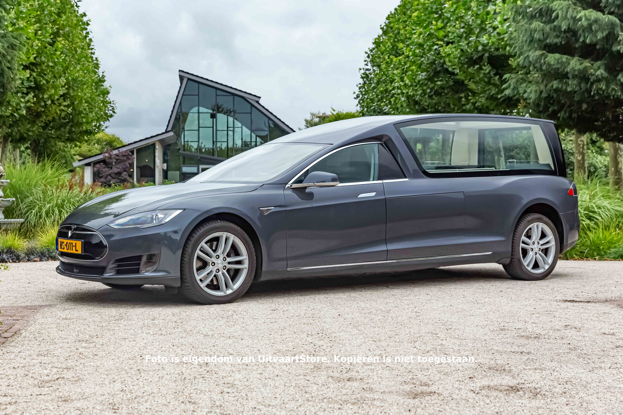 Tesla Rouwauto
