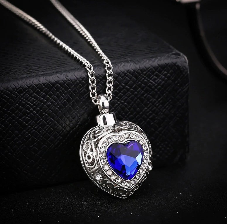 Brocante' Ashanger met ketting