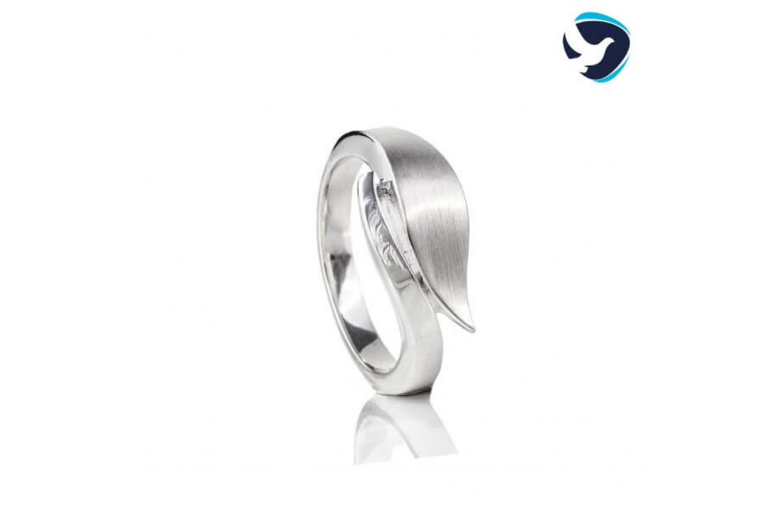 Zilveren design ring met open askamer