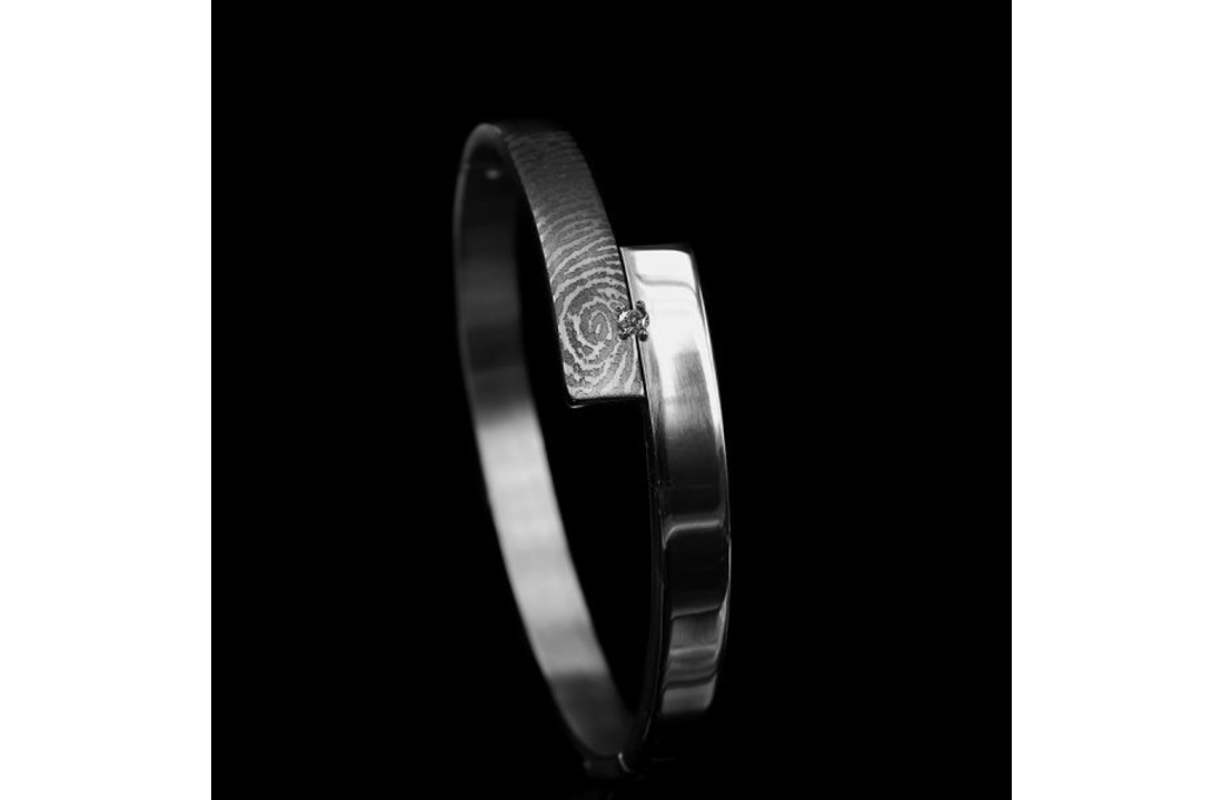 Armband (stijf) met vergrootte afdruk en steen
