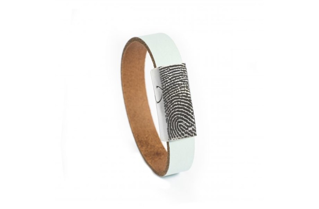 Leren armband met vingerdruk aqua