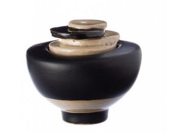 Urn kom met stijlvolle sluiting