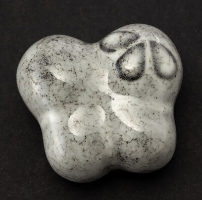 Knuffelsteen  in de vorm van een vlinder