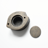 Urn / Asbeeld Losse blaadjes voor Vergeet ons niet - Brons