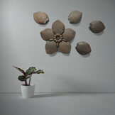 Urn / Asbeeld Losse blaadjes voor Vergeet ons niet - Brons