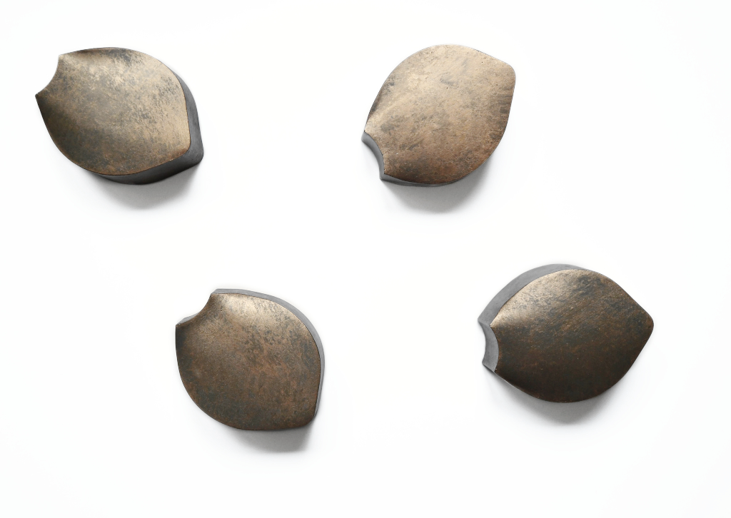 Urn / Asbeeld Losse blaadjes voor Vergeet ons niet - Patina