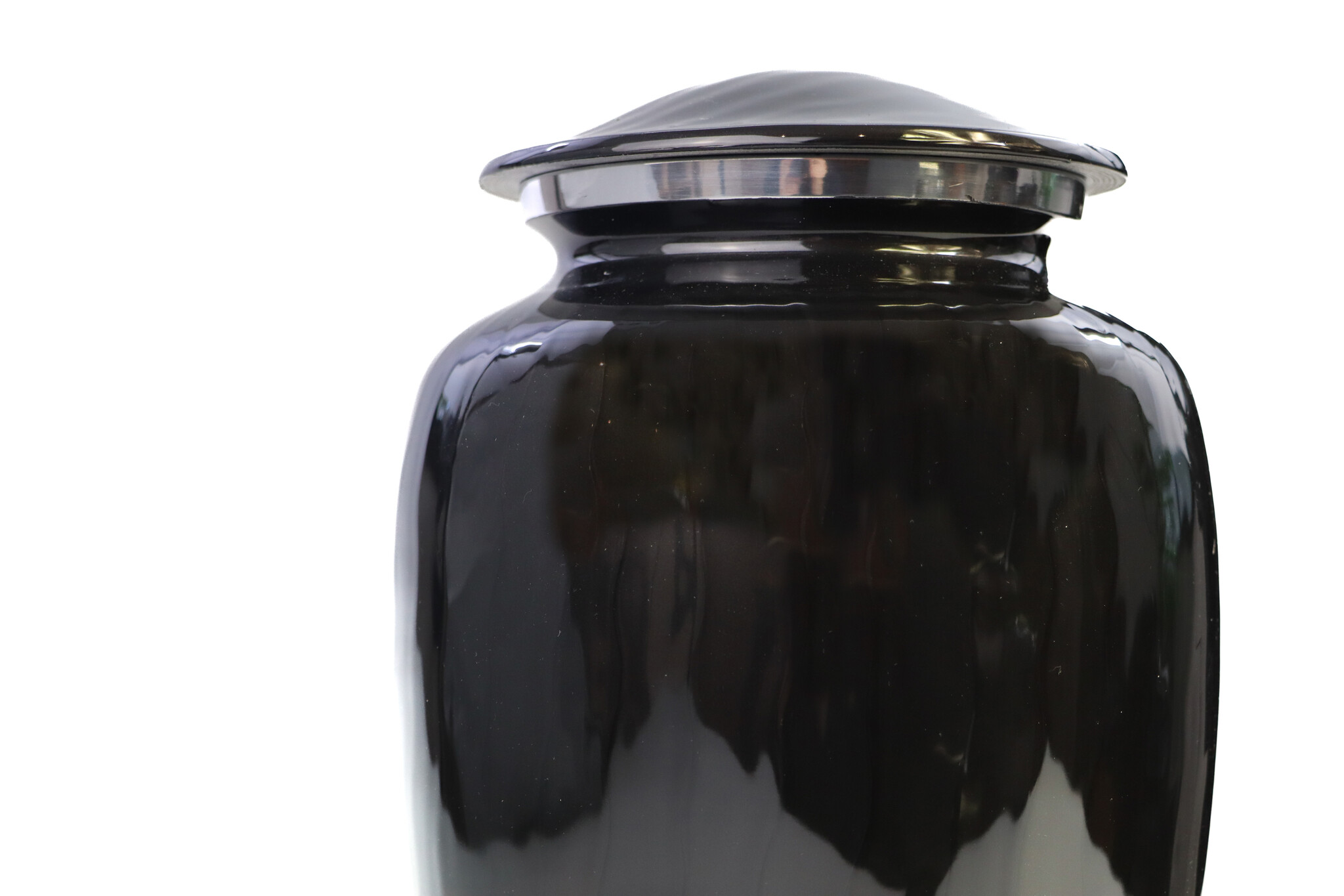 Zwart/donker gegolfde urn - groot