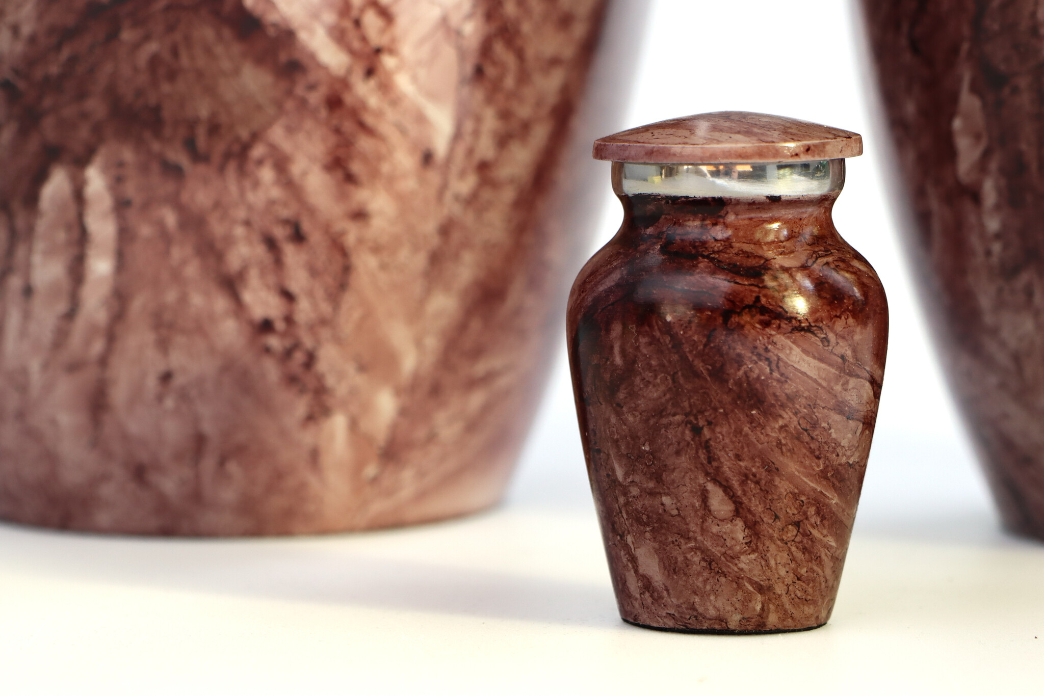 Urn met bruin marmereffect - mini