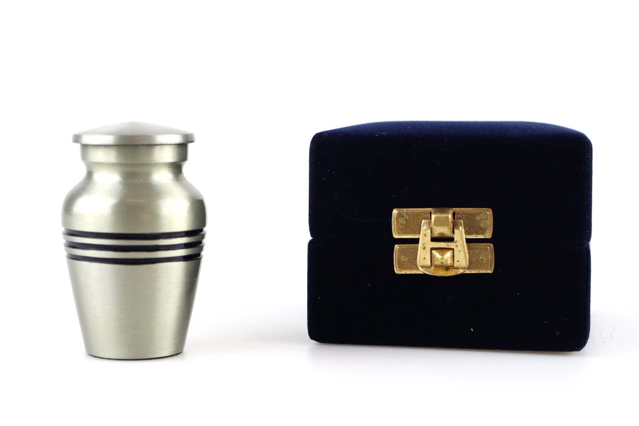 Zilverkleurige mini urn 3 zwarte lijnen