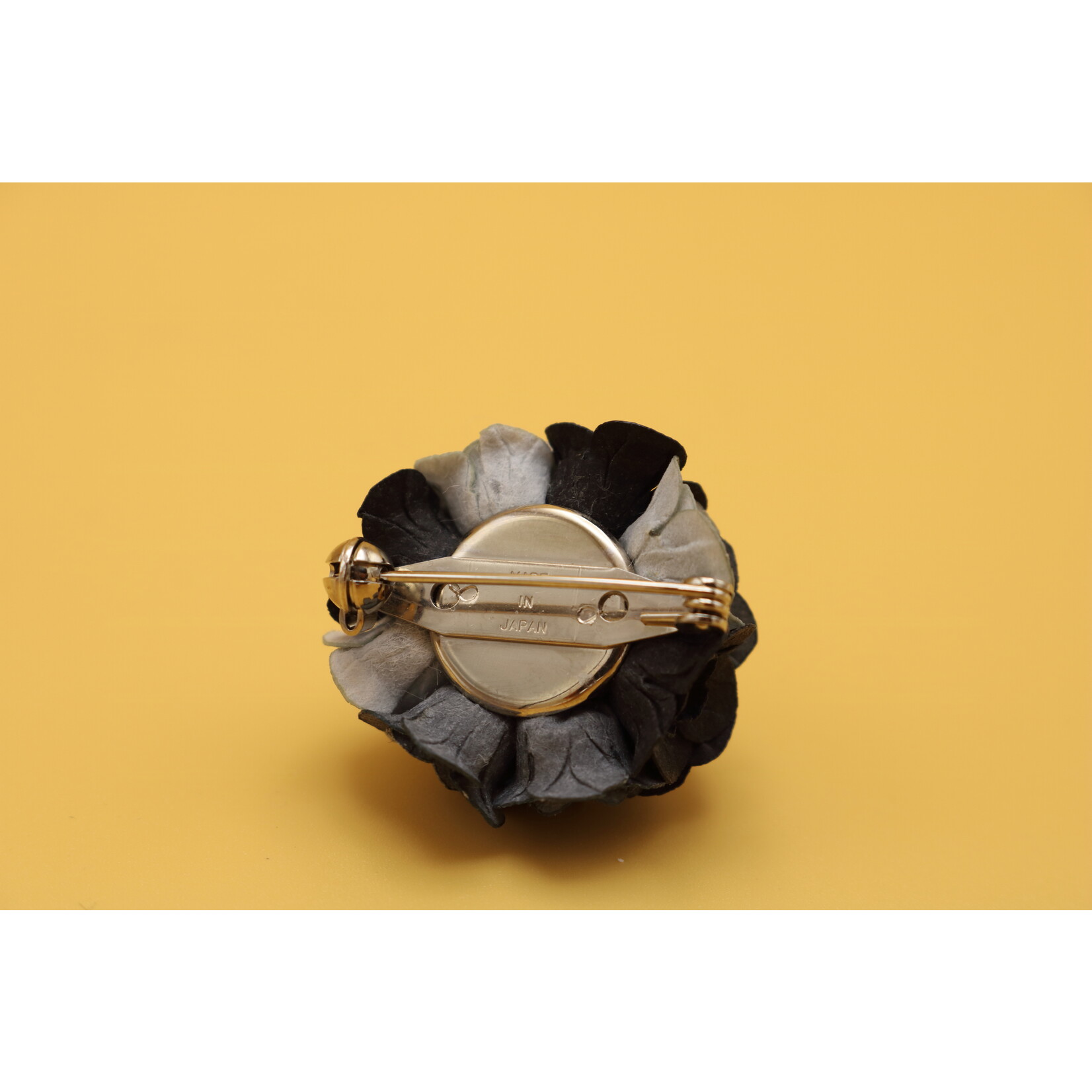Ayuko Hishikawa Ayuko Hishikawa Fuji Brooch
