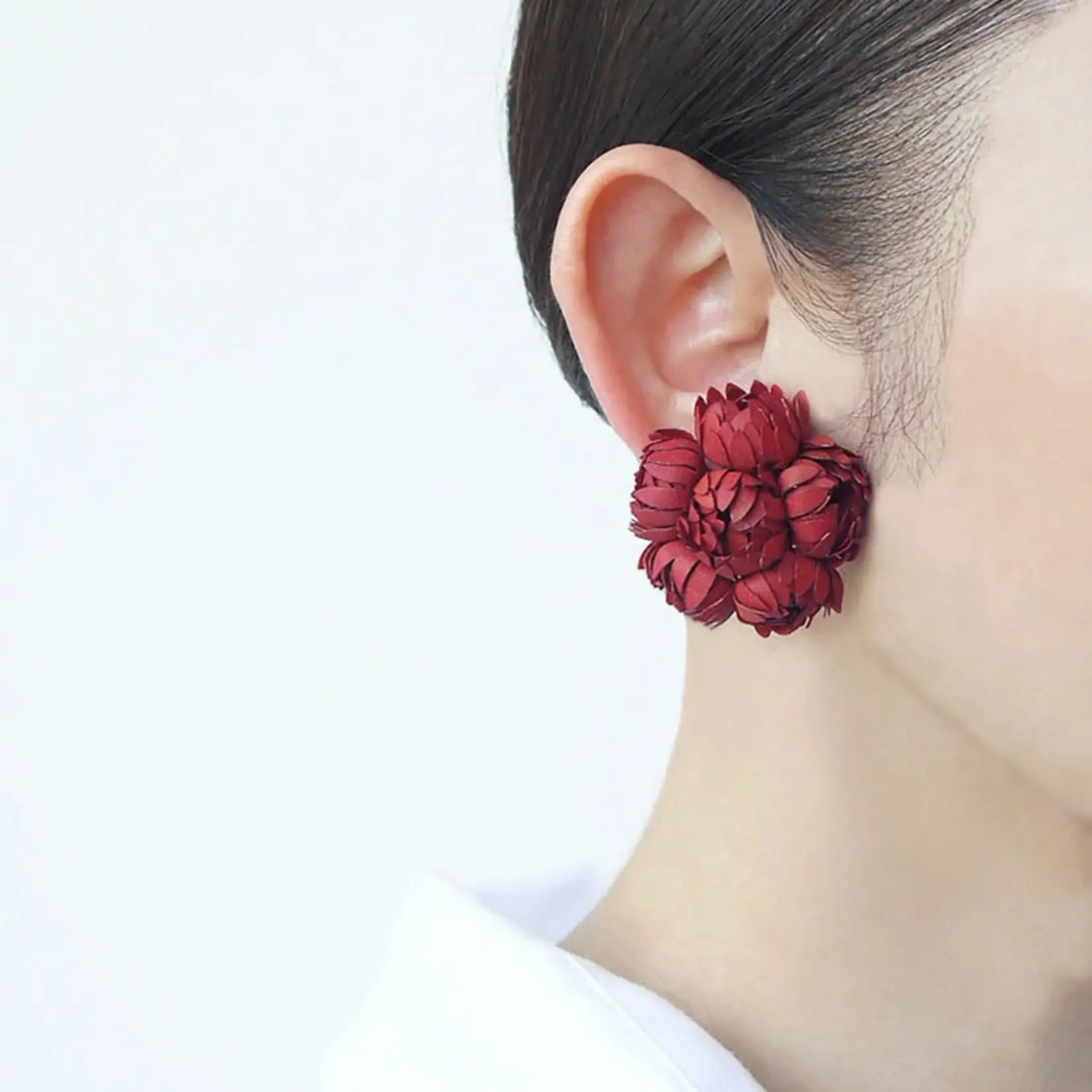 Ayuko Hishikawa Nadeshiko Stud Earring