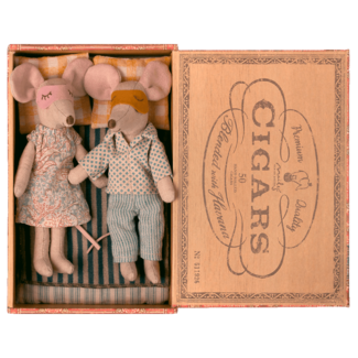 Maileg Mum & Dad mice in cigarbox