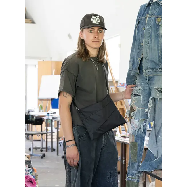 SUSAN BIJL The New Pouch Black & Black Large