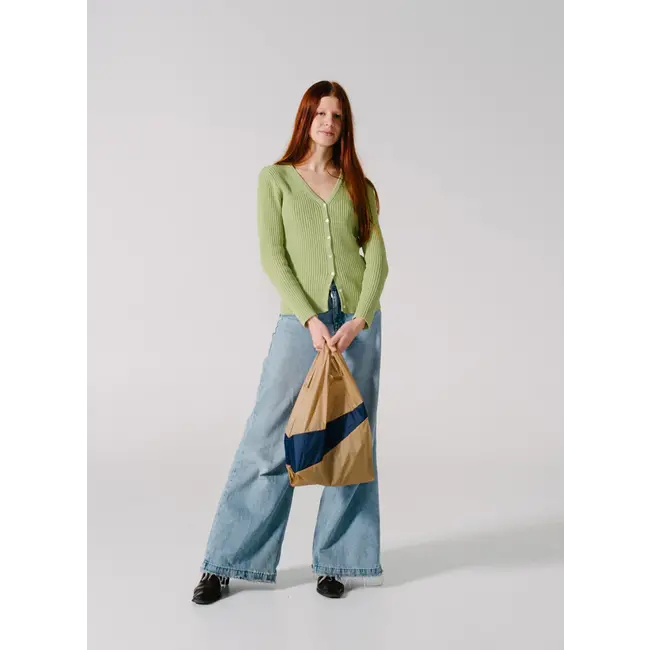 SUSAN BIJL The New Shopping Bag Camel & Navy Medium