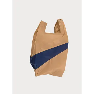 SUSAN BIJL The New Shopping Bag Camel & Navy Medium