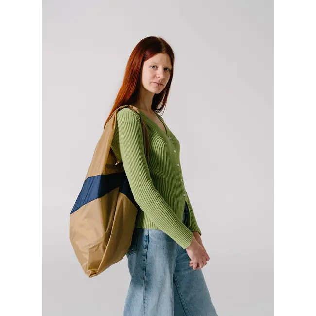 SUSAN BIJL The New Shopping Bag Camel & Navy Large