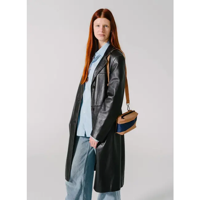 SUSAN BIJL The New Bum Bag Camel & Navy Small