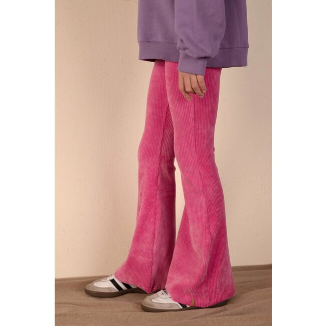 Nixnut Basic Flared Pinky