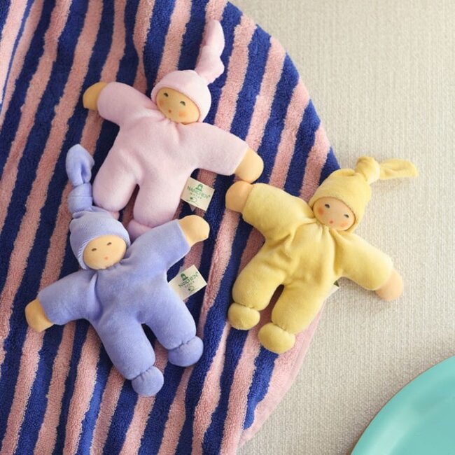 Nanchen natur Knuffelpopje pimpel lavendel (22cm)