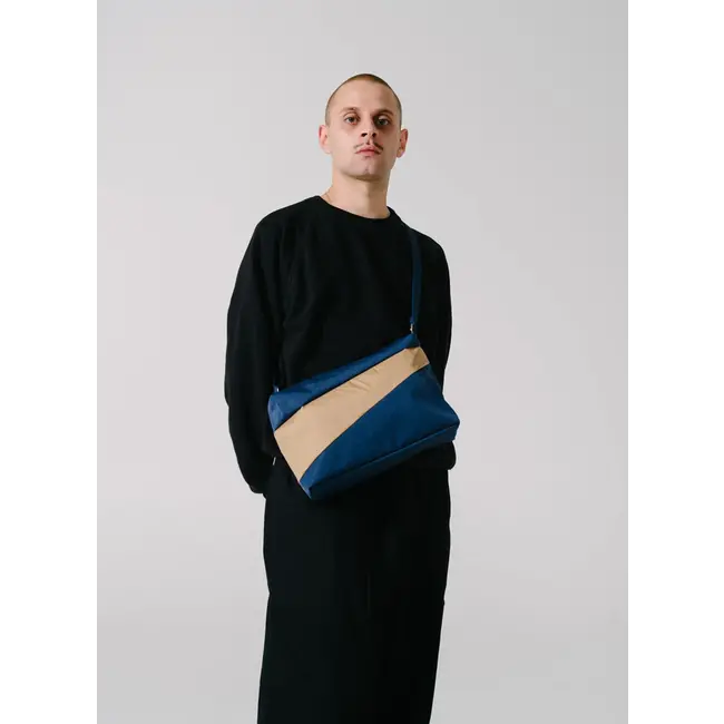 SUSAN BIJL The New Bum Bag Navy & Camel Medium