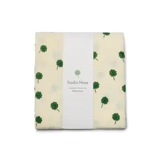 Swaddle Print Large White clover