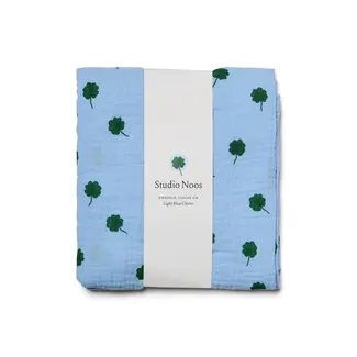 Swaddle Print Large Light blue Clover