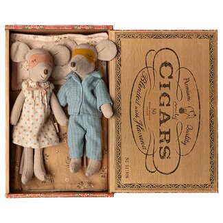 Maileg Mum & Dad mice in cigarbox