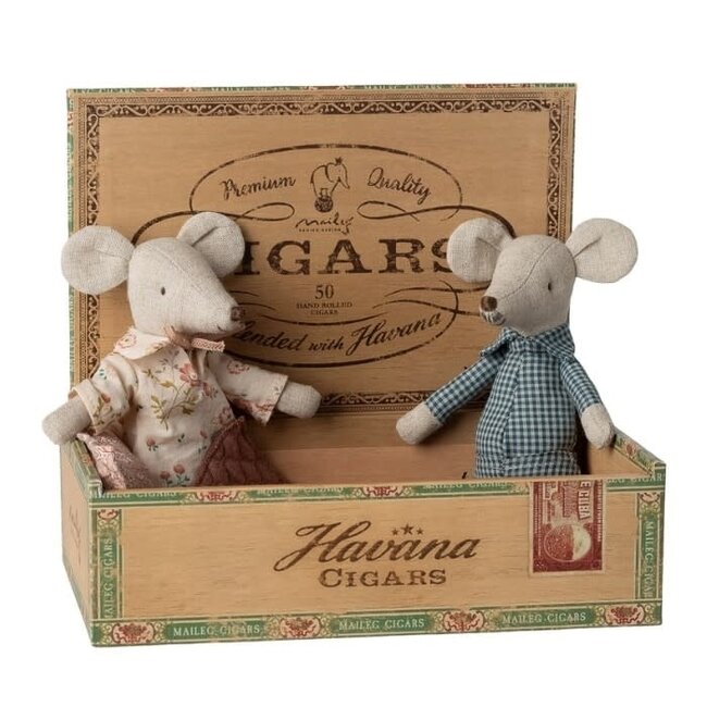 Maileg Grandma and grandpa mice in cigarbox