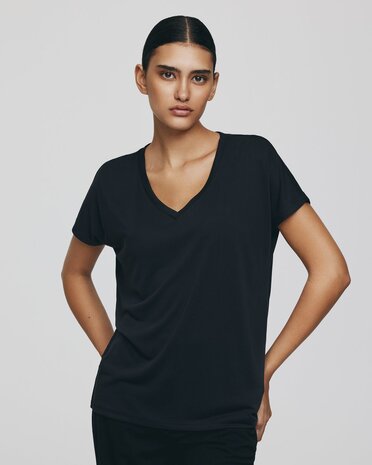 MSCH Copenhagen T-shirt || Fenya V-hals || Black