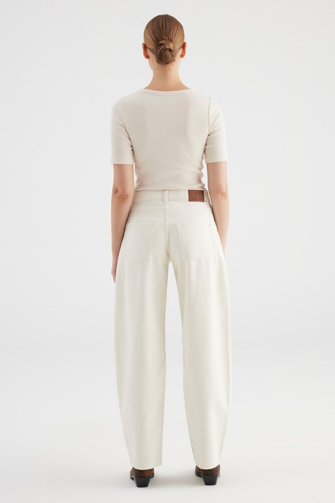 C.O.J Barrel Jeans || Clara || Ecru