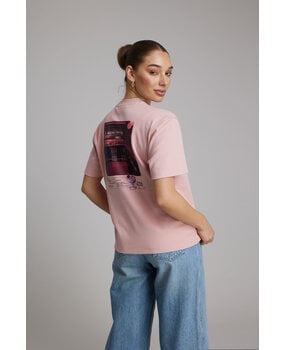 Pink Noir T-shirt || Abigail || Mellow Rose