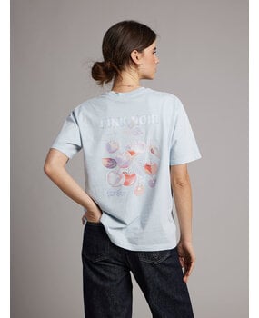 Pink Noir T-shirt || Caroline || Skyway