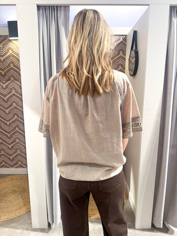 JtS Blouse kant || Wit / Ecru en Taupe JtS Blouse kant || Wit / Ecru en Taupe