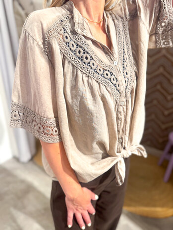 JtS Blouse kant || Wit / Ecru en Taupe JtS Blouse kant || Wit / Ecru en Taupe