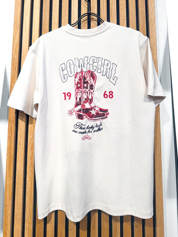 Pink Noir T-shirt | | Gail || Eggnot