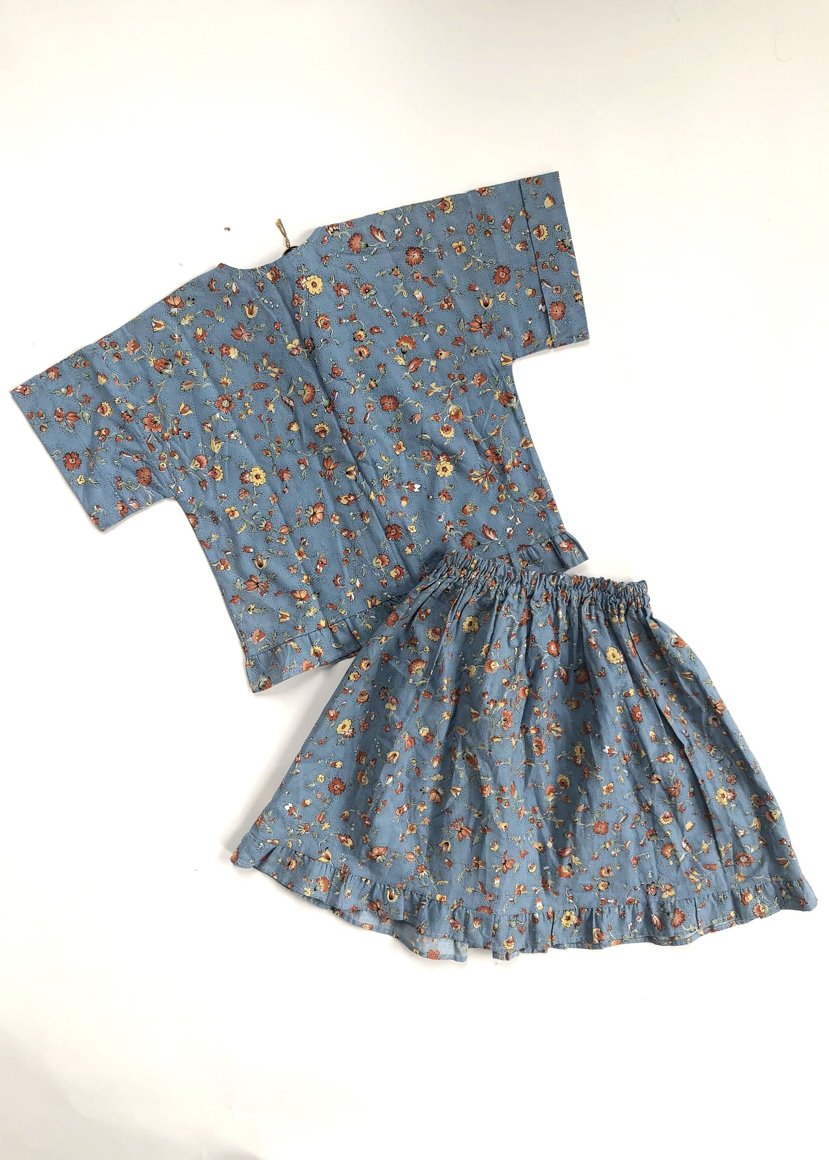 Vintage Blue floral ruffled two piece 4-6y