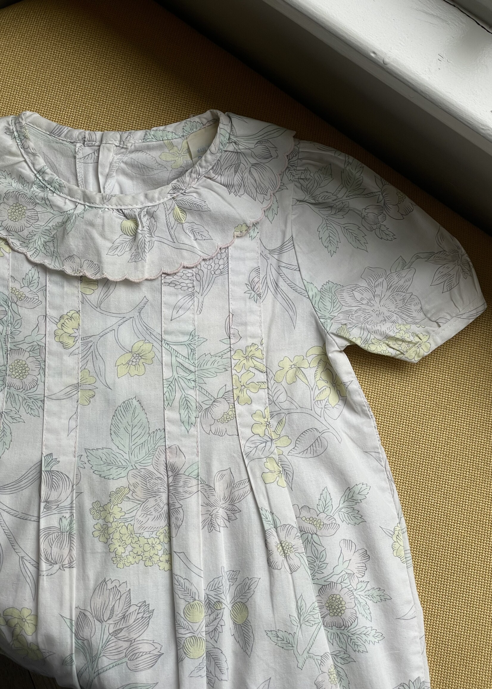 Vintage White Floral Playsuit 18-24m