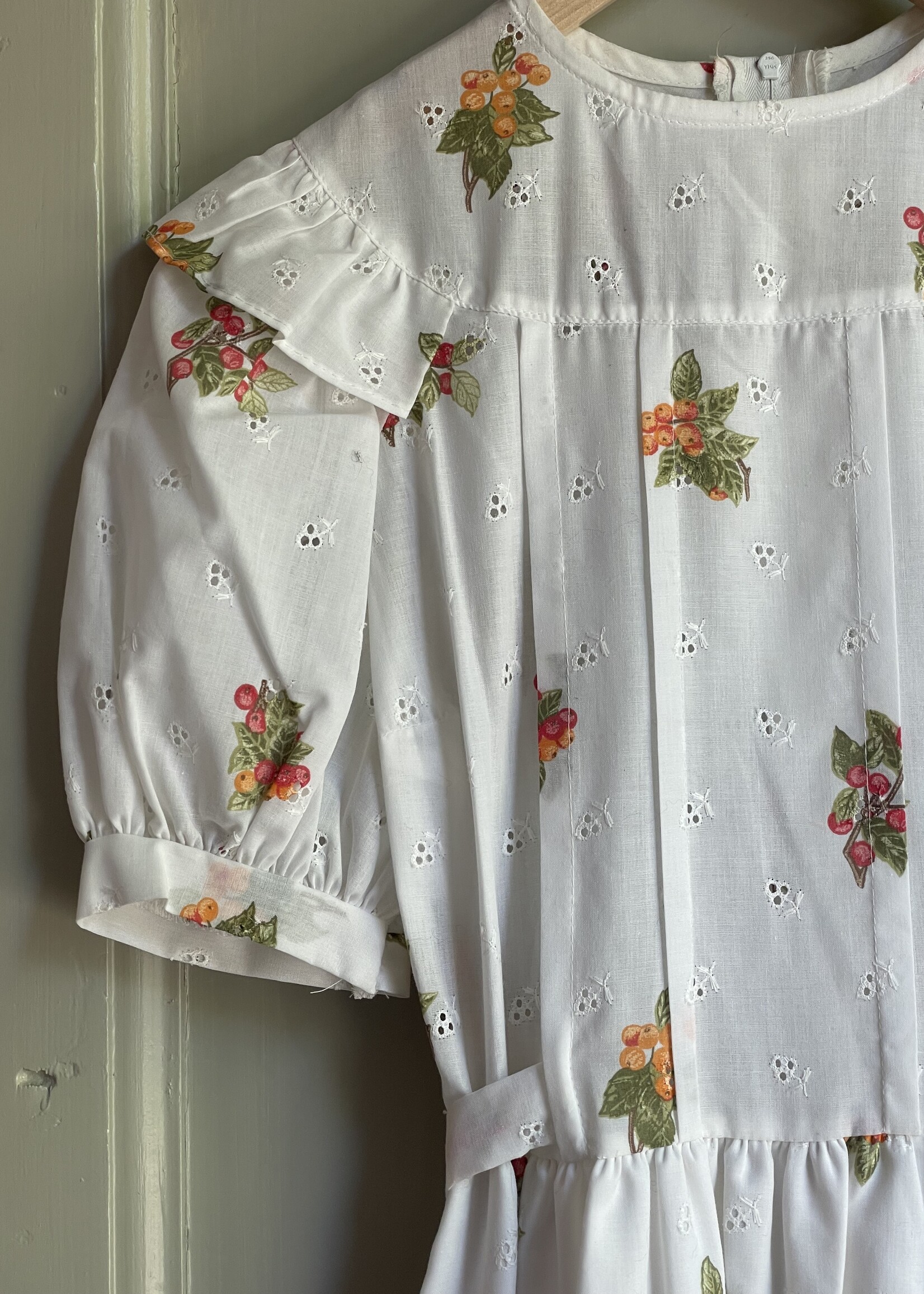 Vintage White Orange Berry Dress 12-14y