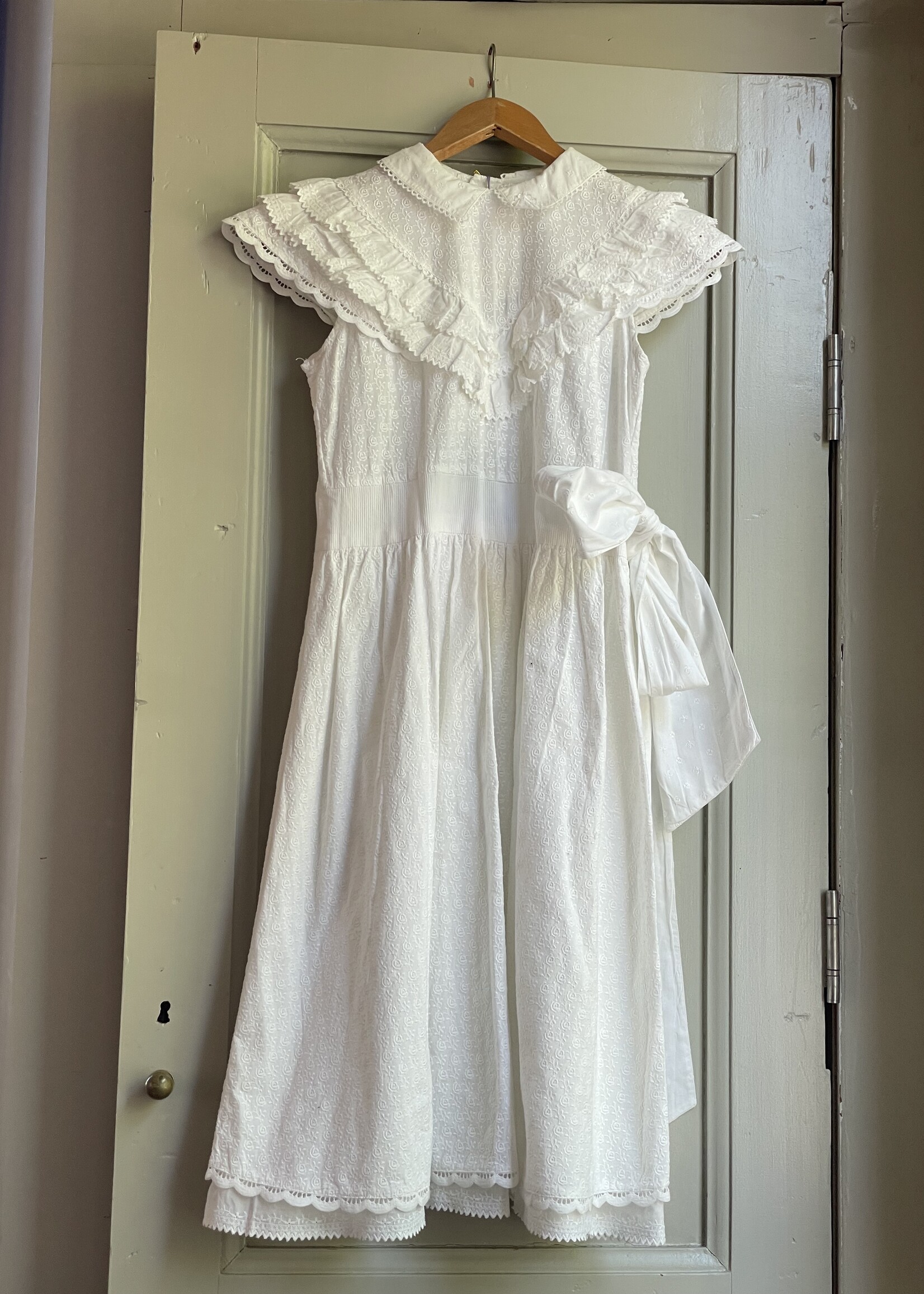Handmade White Roses Dress 10y