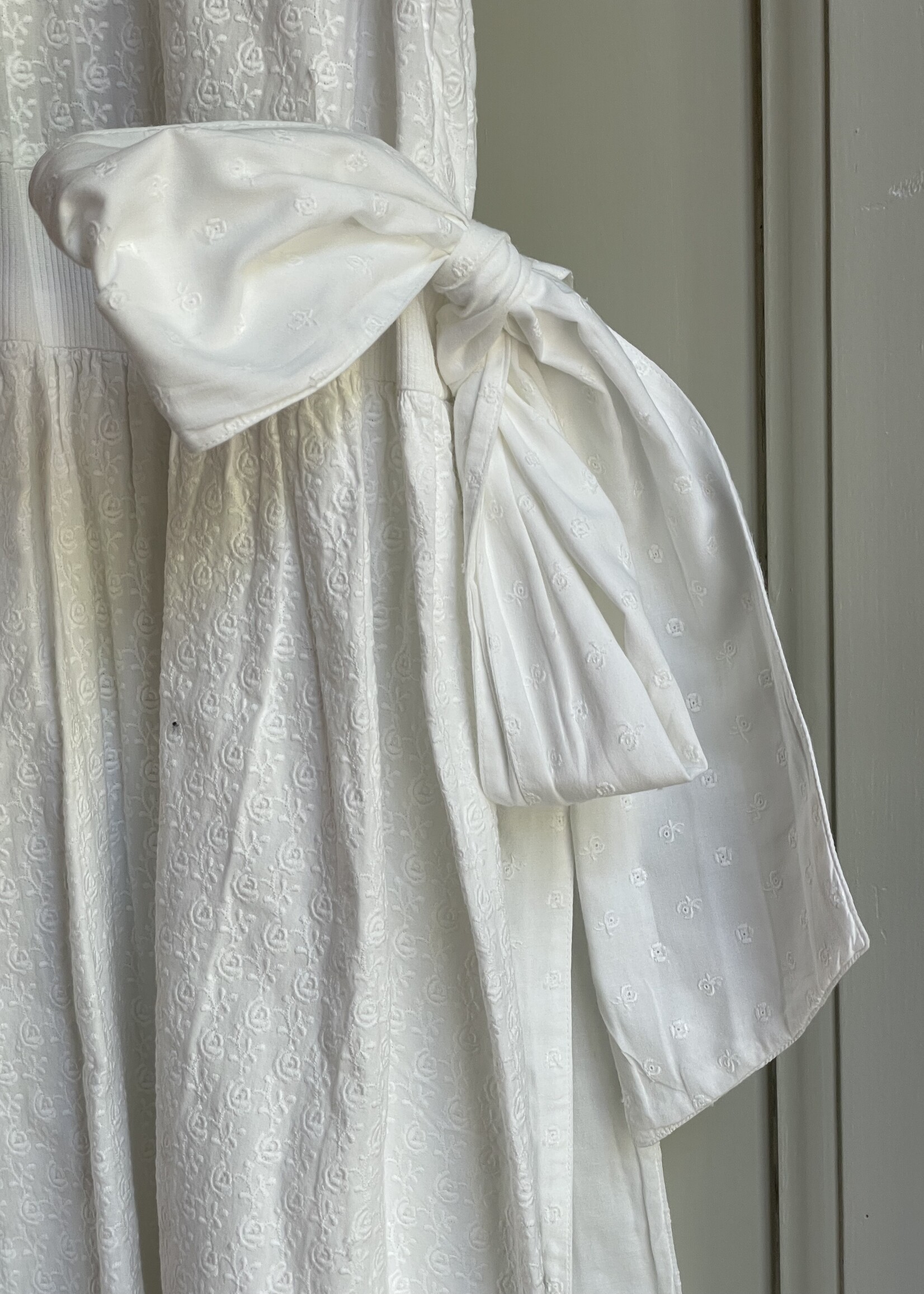 Handmade White Roses Dress 10y