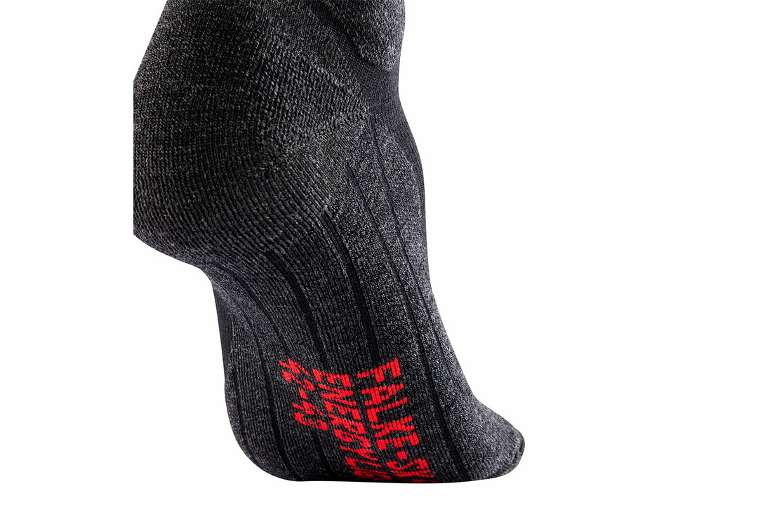 Falke dunne dames compressie skisokken sk2